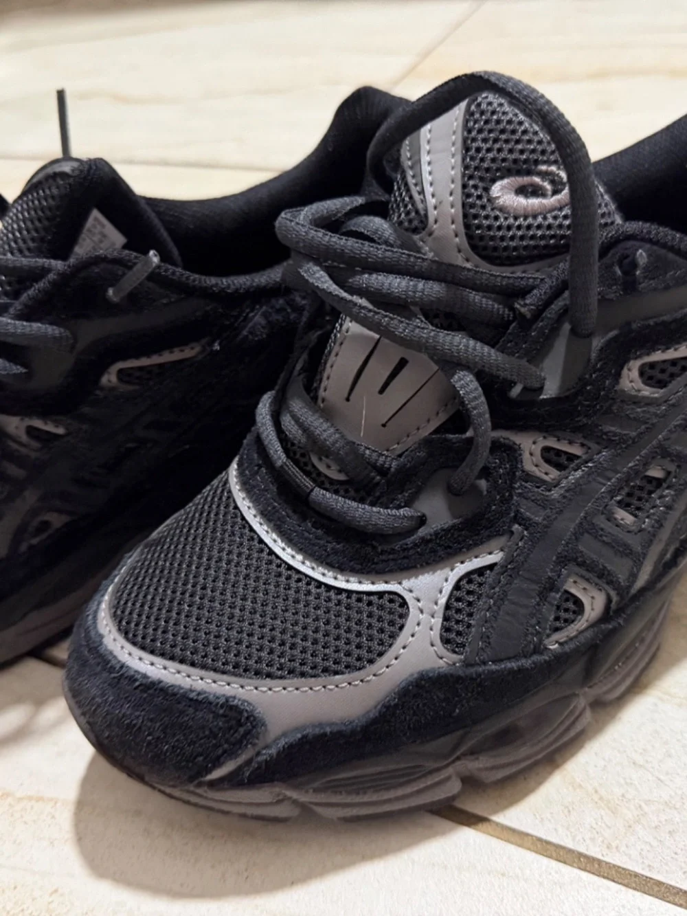 ASICS men 5.5 - Picture 2 of 8